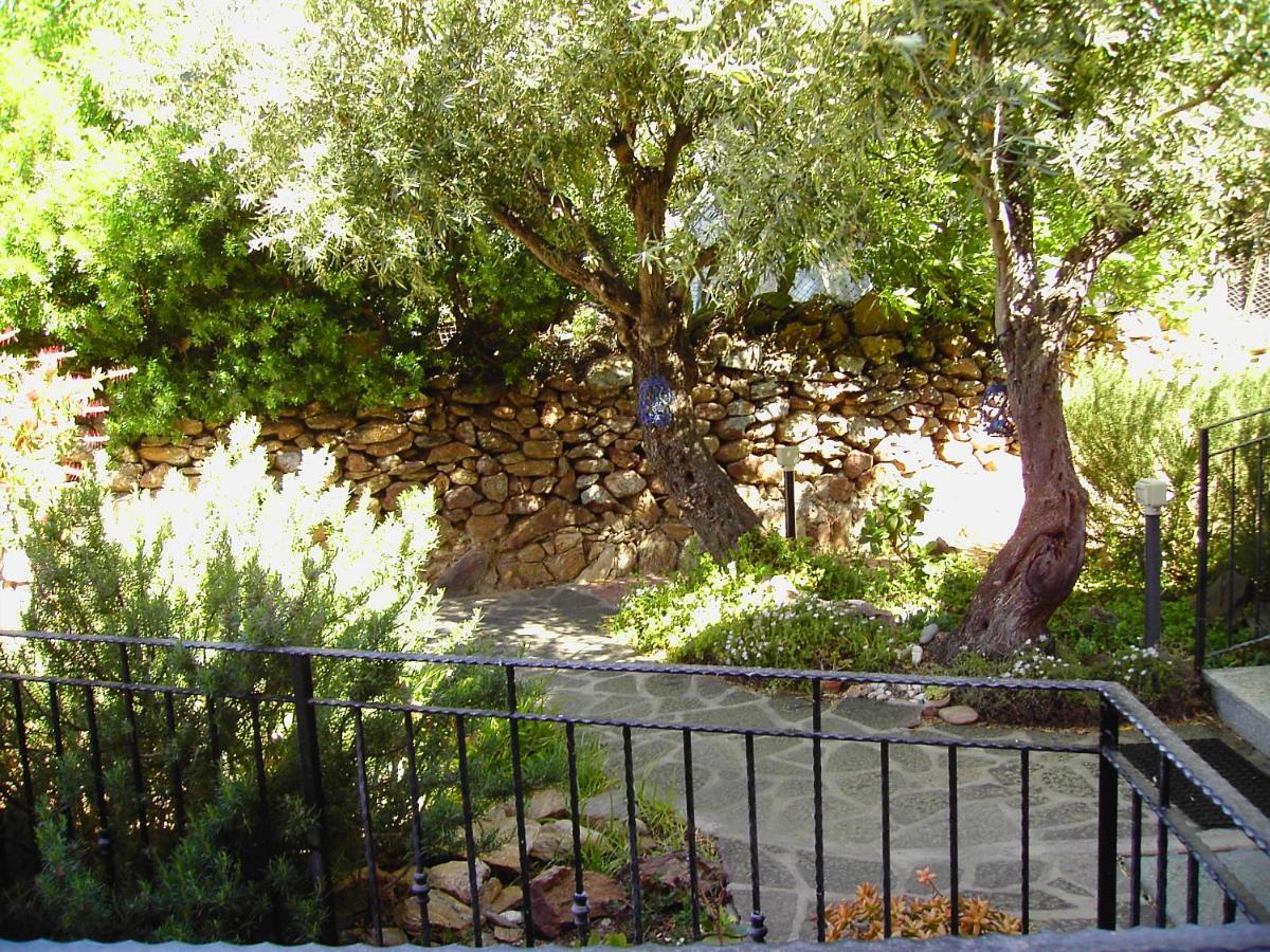 Secret Garden Apartment Будони Екстериор снимка